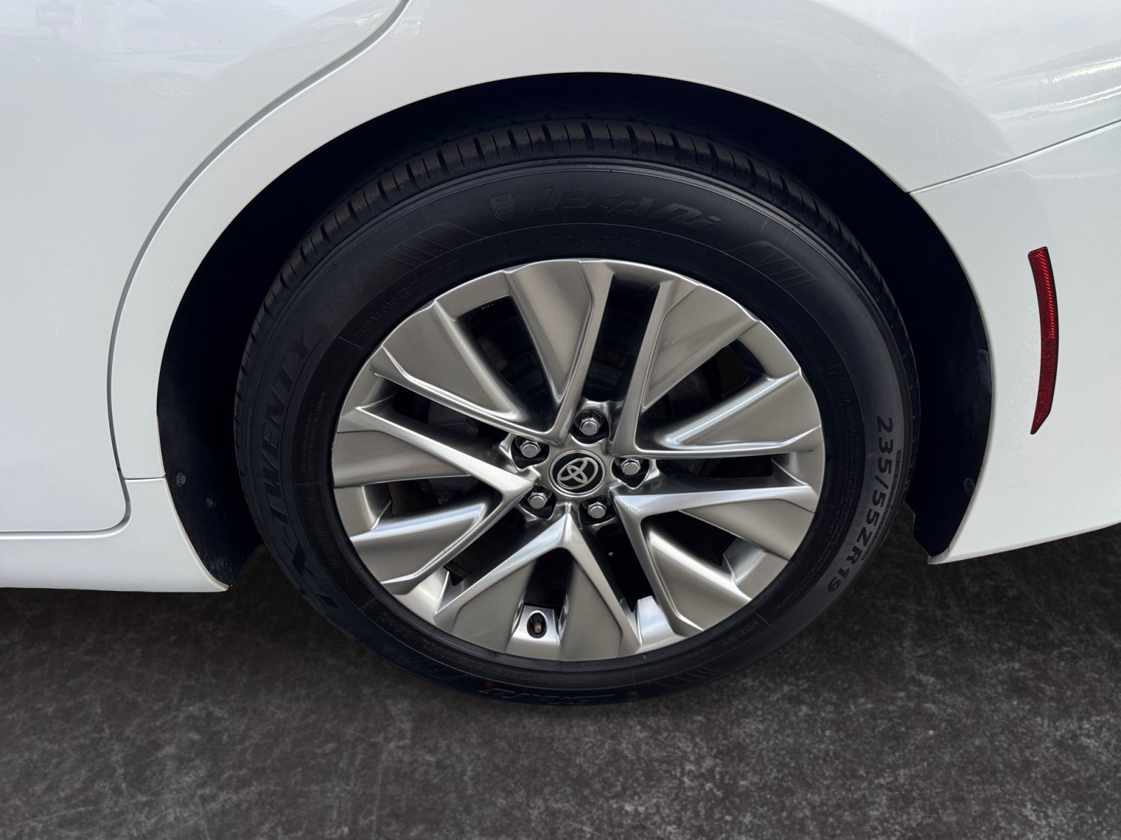 Used 2021 Toyota Mirai w/ Advanced Technology Package RWD image 14