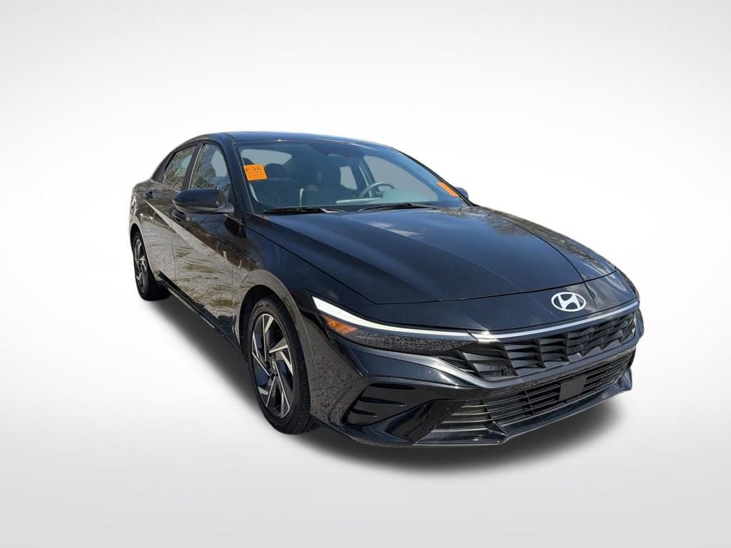 Used 2025 Hyundai Elantra SEL image 15