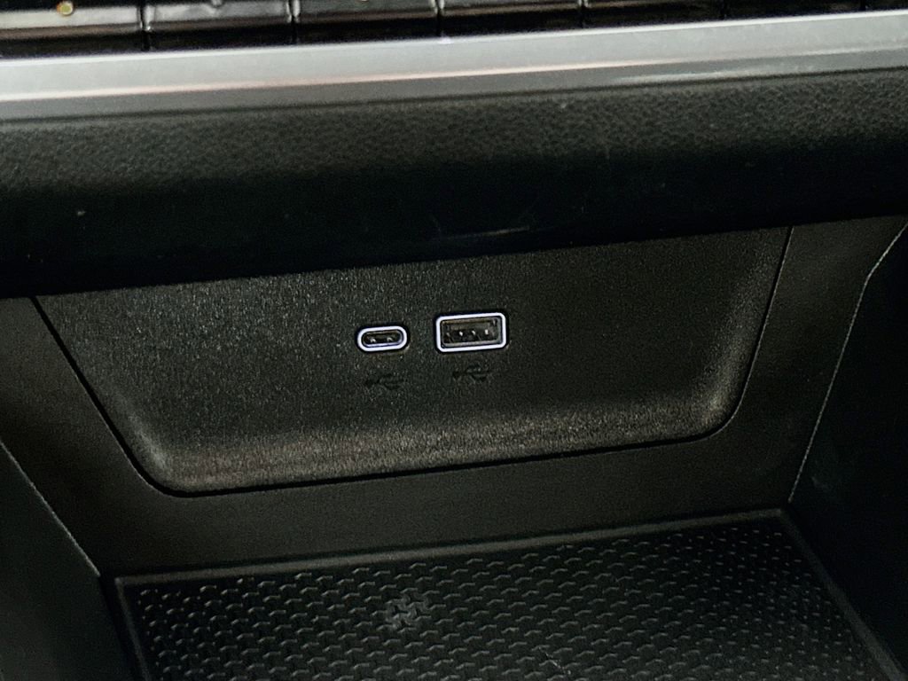 Used 2025 Chevrolet Equinox LT image 32