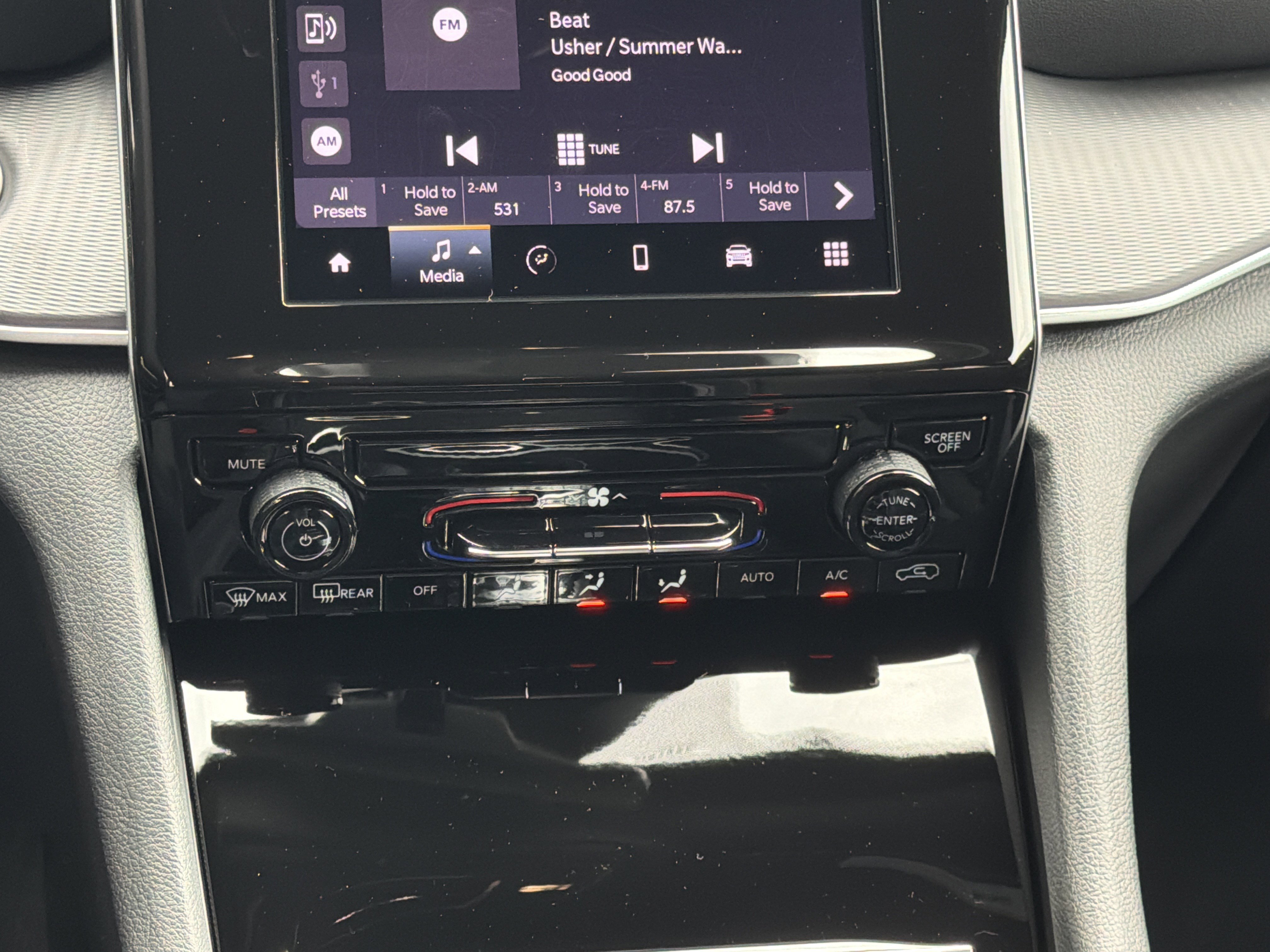 New 2026 Jeep Grand Cherokee Laredo w/ Trailer Tow Package image 34