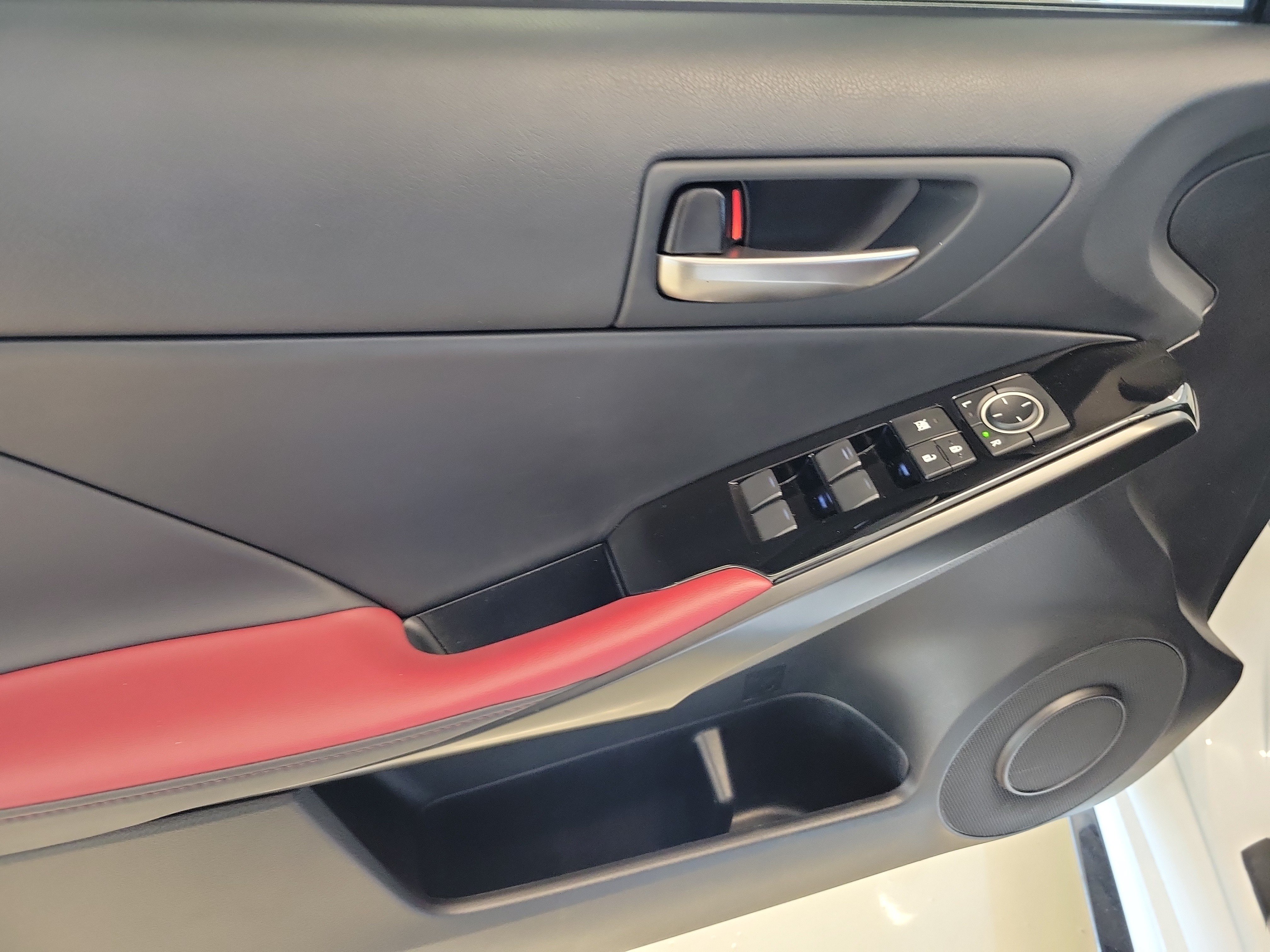 Used 2025 Lexus IS 350 F Sport RWD image 20