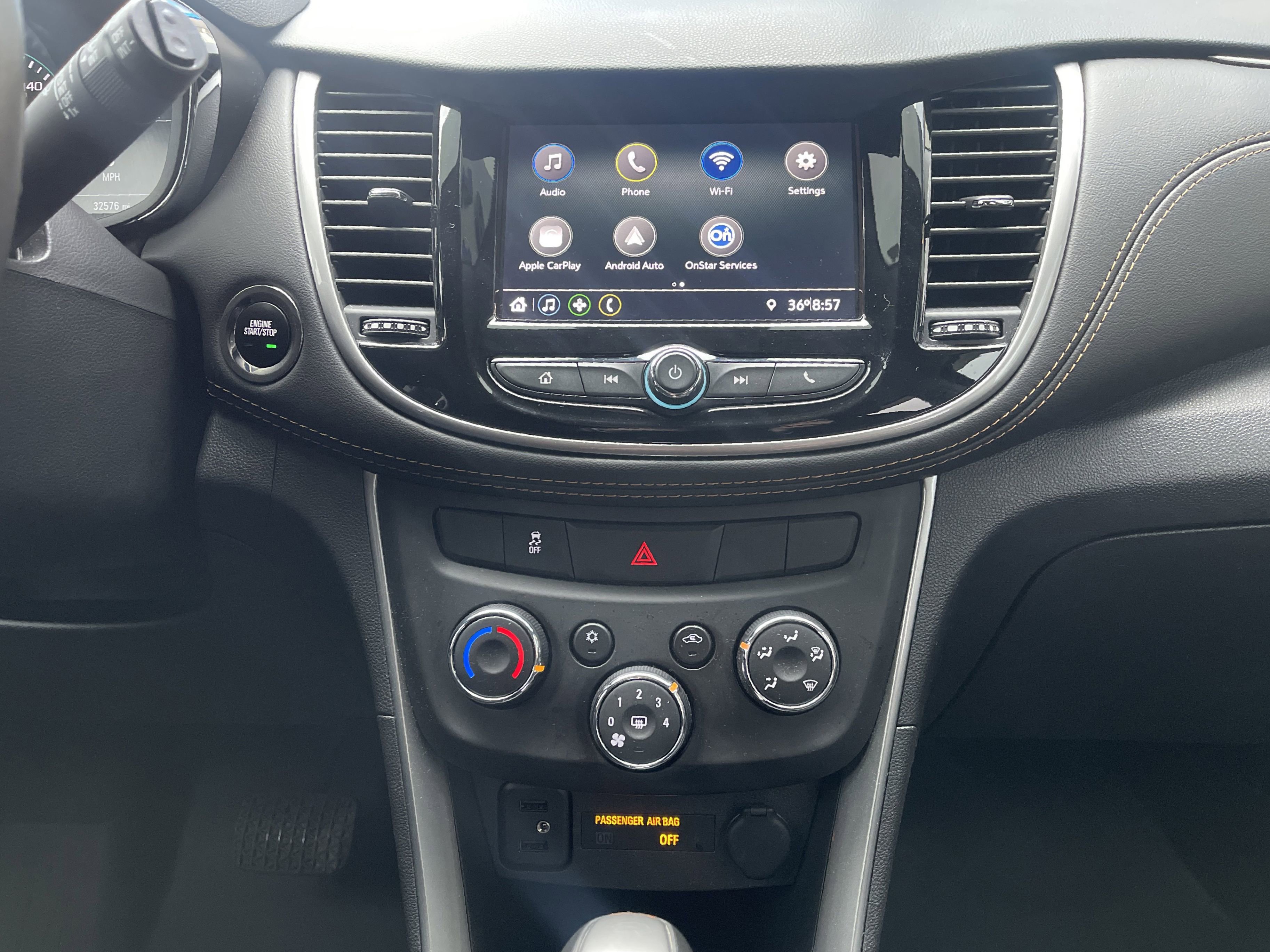 Used 2022 Chevrolet Trax LT w/ LT Convenience Package image 27