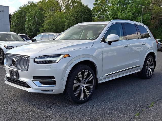Used 2025 Volvo XC90 B6 Ultra AWD/4WD image 3