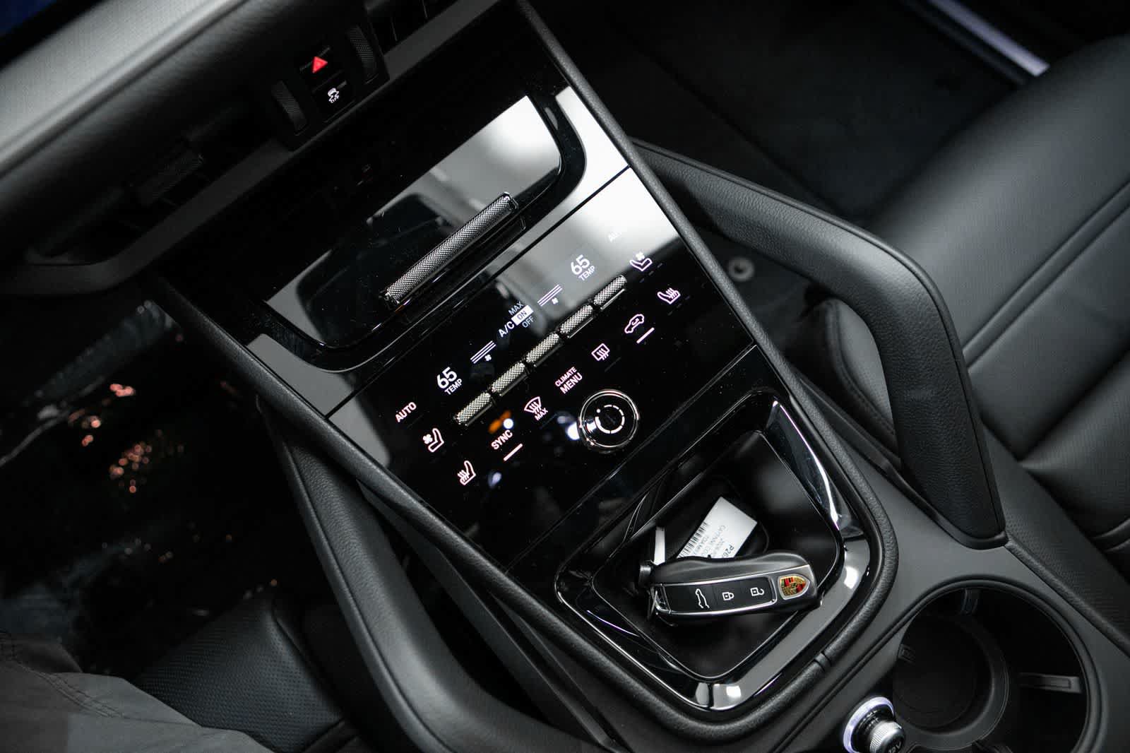 New 2026 Porsche Cayenne Coupe AWD/4WD image 27