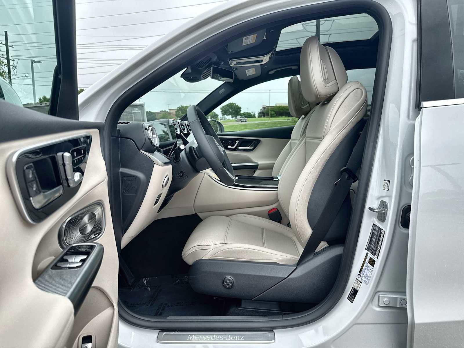 New 2026 Mercedes-Benz GLC 300 4MATIC image 2