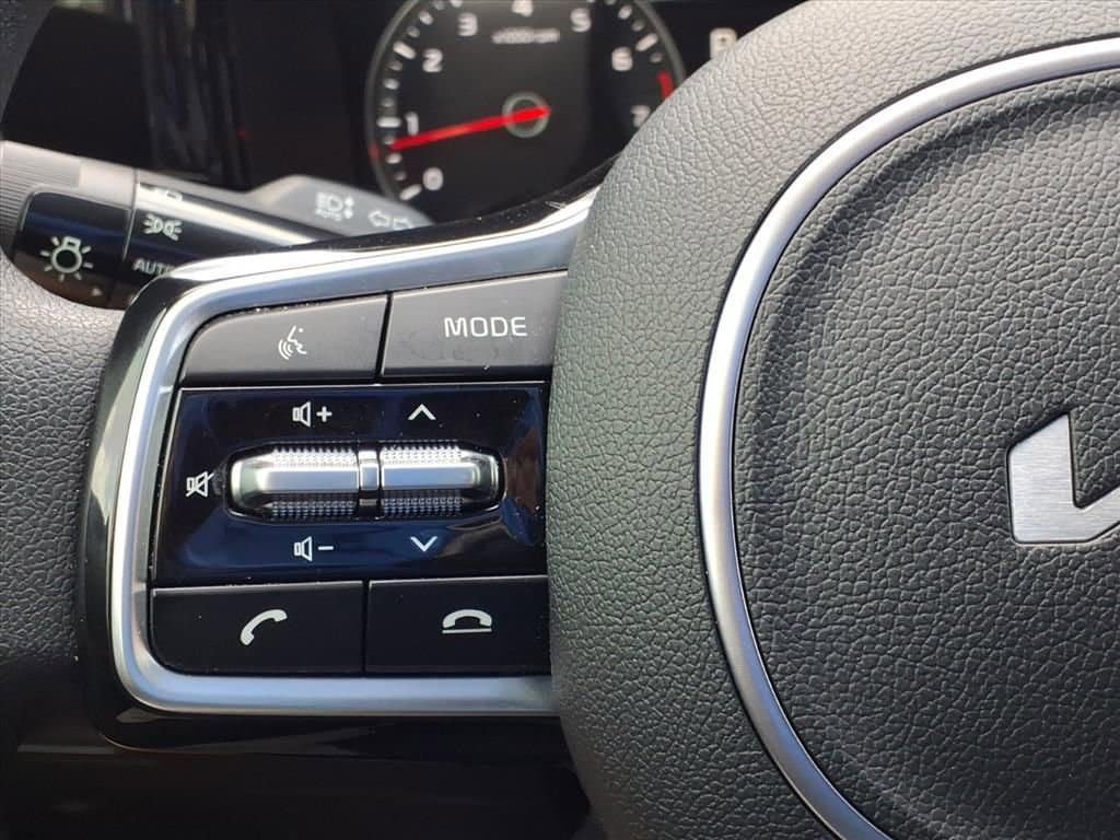 Used 2023 Kia Sorento LX FWD image 36