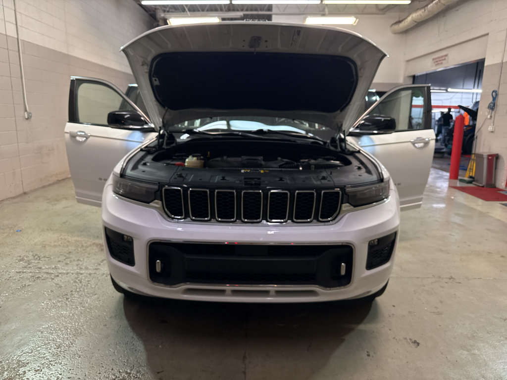 Used 2021 Jeep Grand Cherokee L Overland w/ Luxury Tech Group IV AWD/4WD image 10