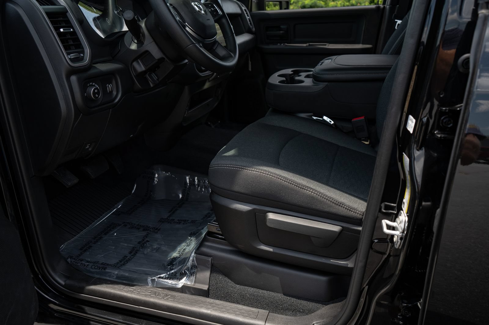 New 2026 RAM 2500 Warlock AWD/4WD image 17
