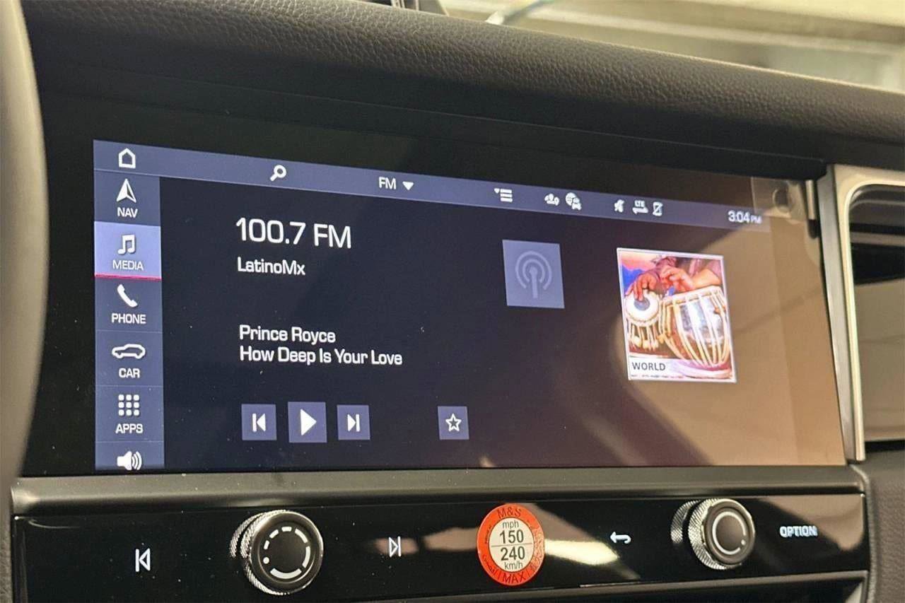 New 2025 Porsche Macan image 37