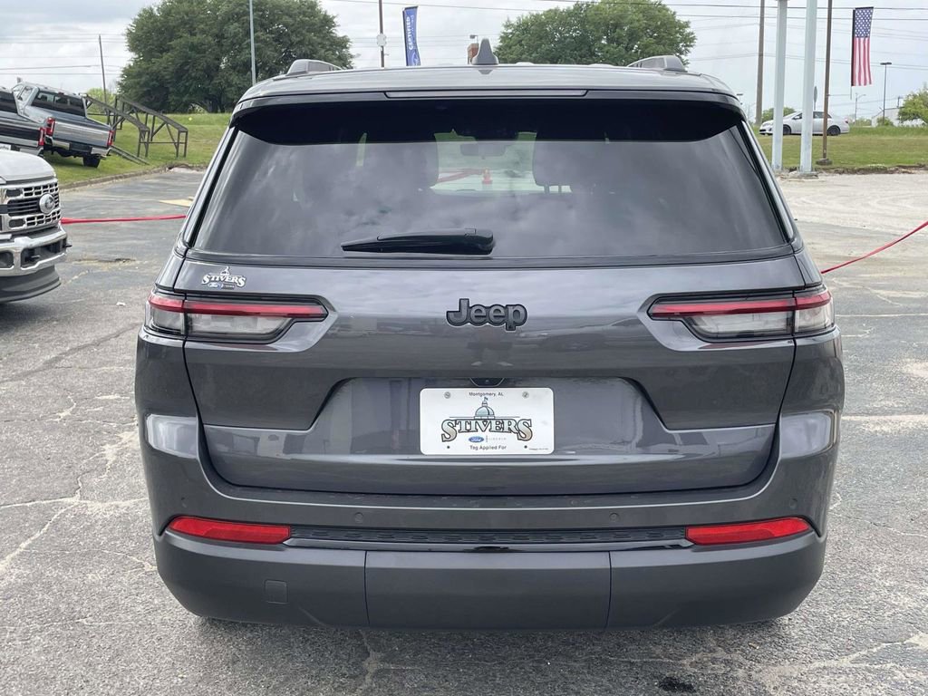 Used 2025 Jeep Grand Cherokee L Altitude image 4