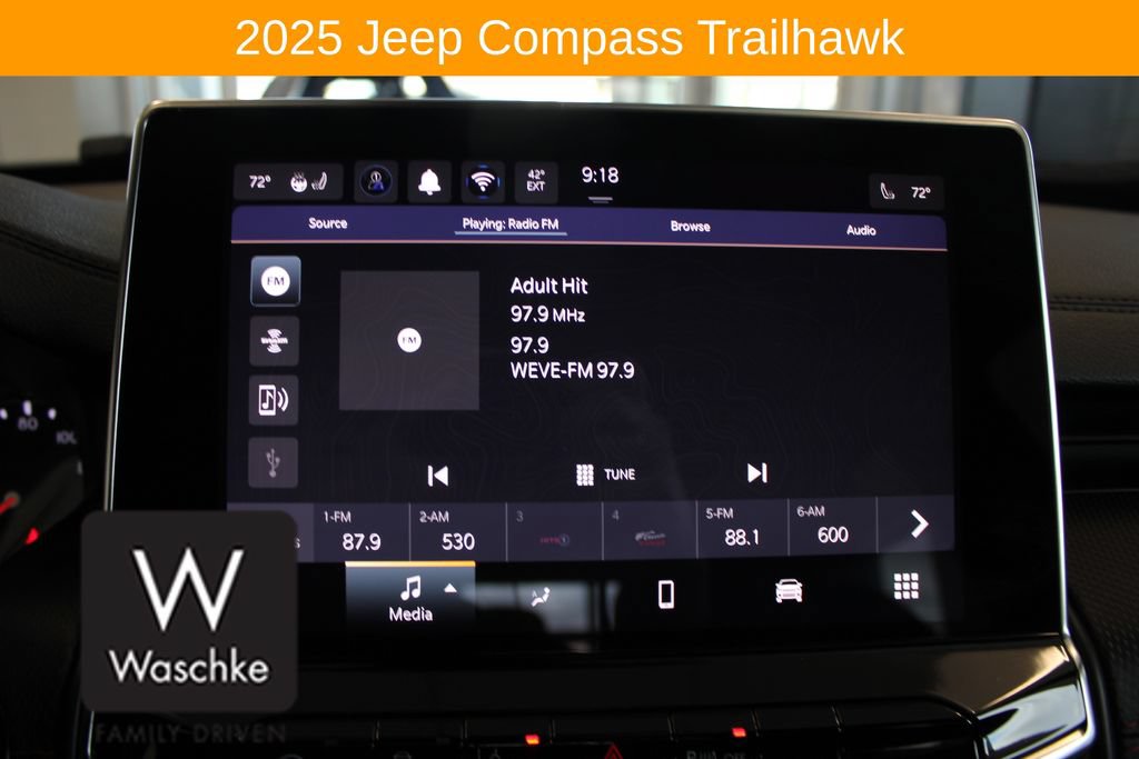 Used 2025 Jeep Compass Trailhawk w/ Trailhawk Convenience Group AWD/4WD image 46