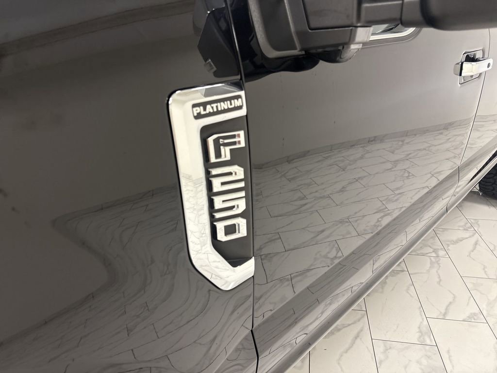 Used 2022 Ford F250 Platinum w/ FX4 Off-Road Package AWD/4WD image 33
