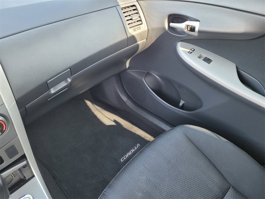 Used 2012 Toyota Corolla S image 12