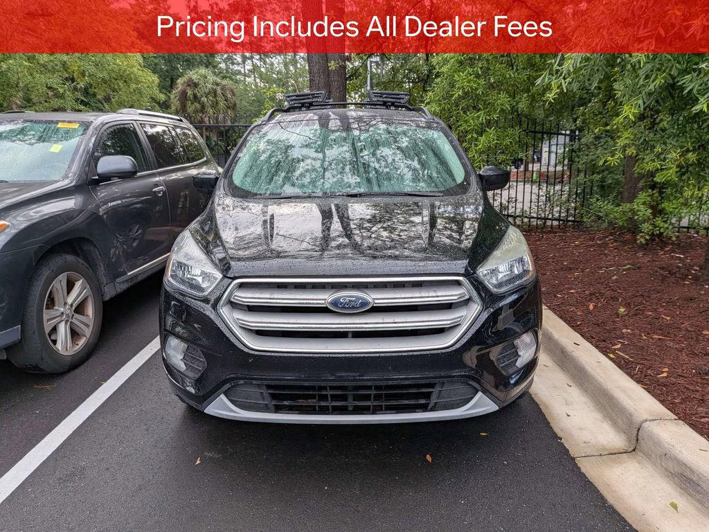 Used 2018 Ford Escape SE w/ SE Sync 3 Package FWD image 2