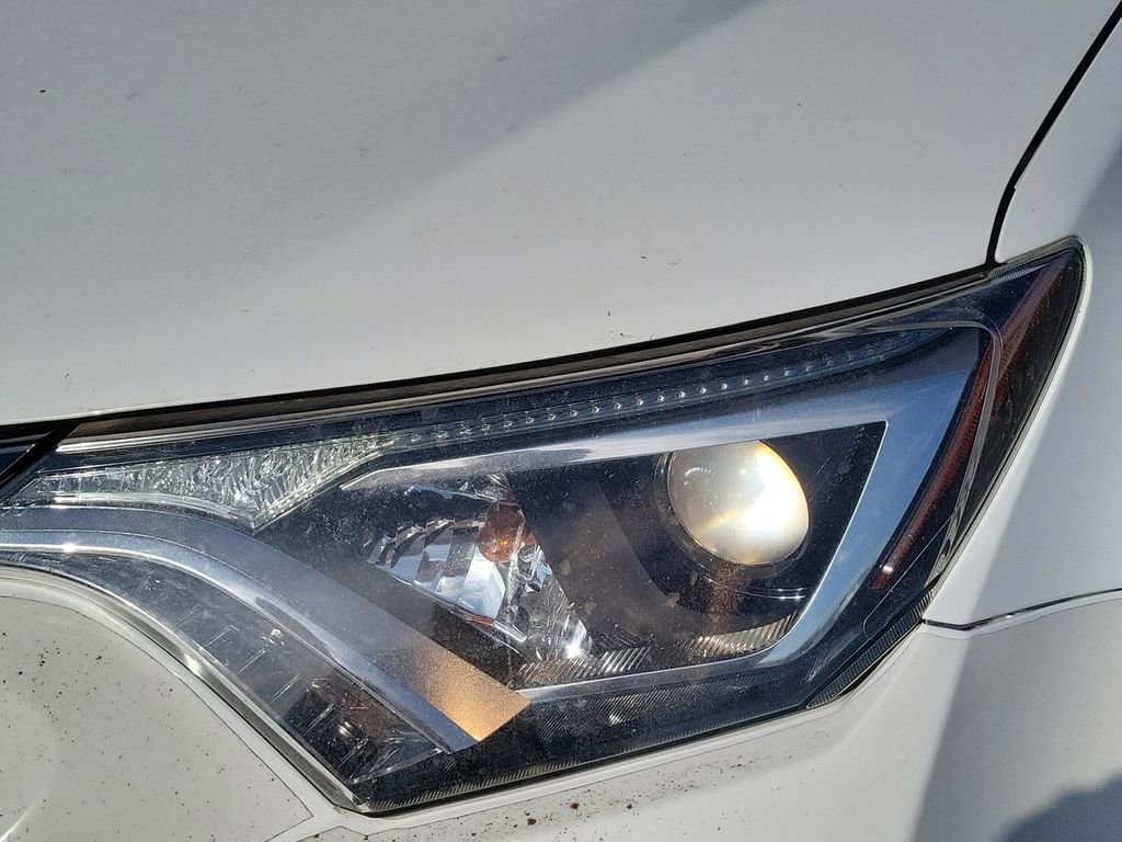 Used 2017 Toyota RAV4 XLE w/ All Weather Liner Package AWD/4WD image 10