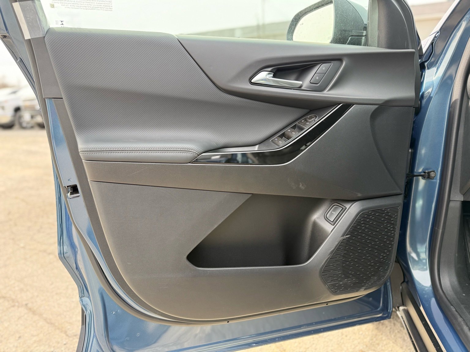 New 2026 Chevrolet Equinox LT w/ Convenience Package II image 9