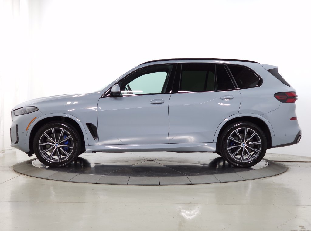 Certified 2024 BMW X5 xDrive40i w/ M Sport Package AWD/4WD image 6