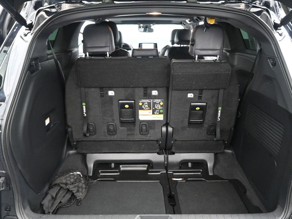 Used 2023 Toyota Sienna XSE image 16