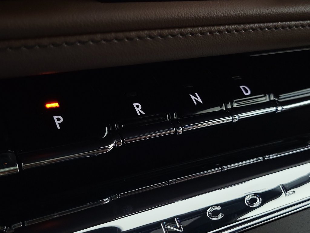 New 2026 Lincoln Aviator Reserve w/ Luxury Package RWD image 30