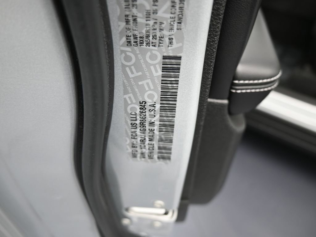 Used 2024 Jeep Grand Cherokee L Laredo w/ Luxury Tech Group I image 17