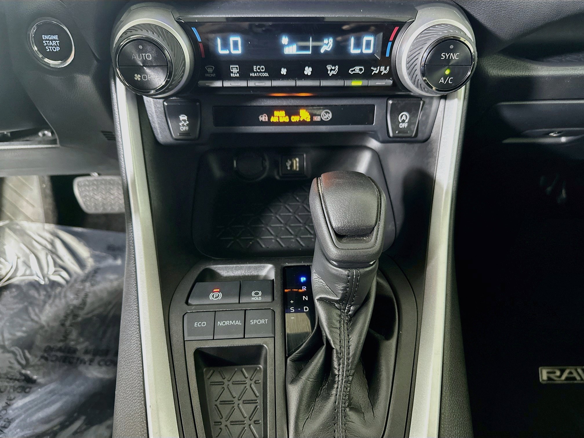 Used 2023 Toyota RAV4 XLE FWD image 23