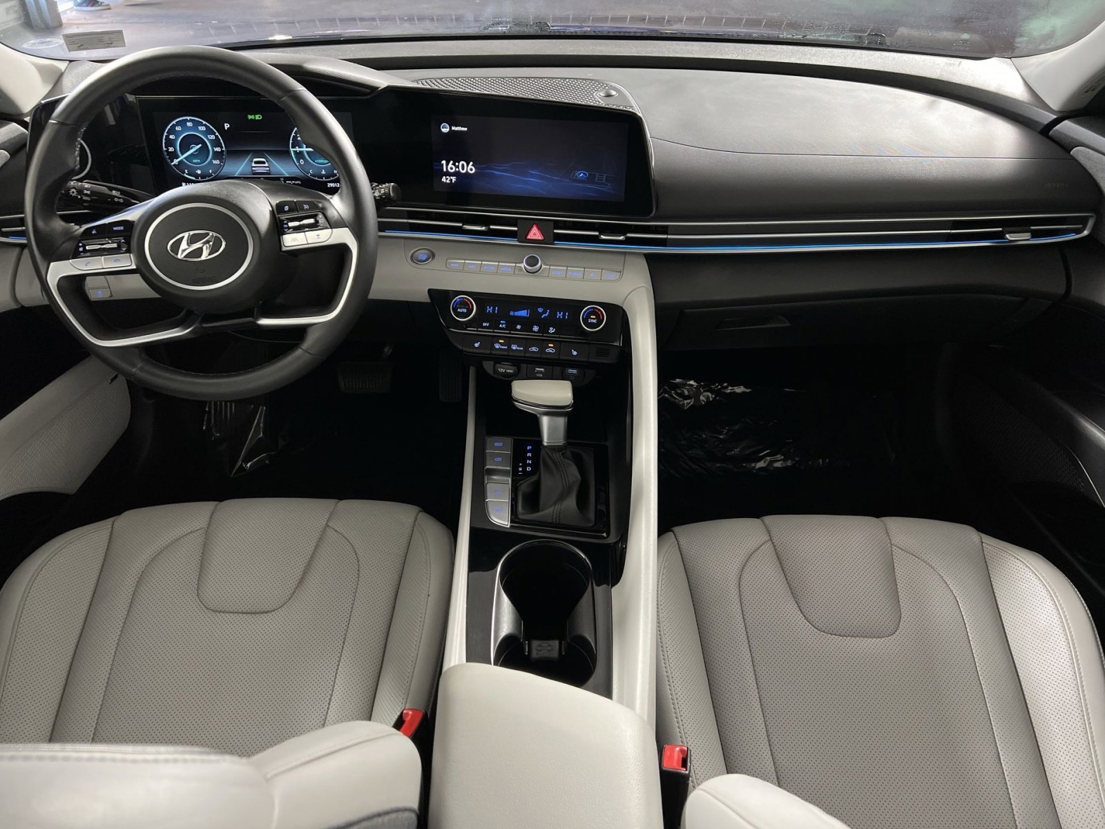 Used 2021 Hyundai Elantra Limited w/ Cargo Package image 23