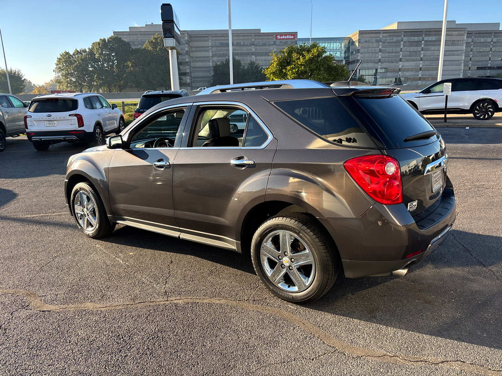 Used 2015 Chevrolet Equinox LTZ AWD/4WD image 5