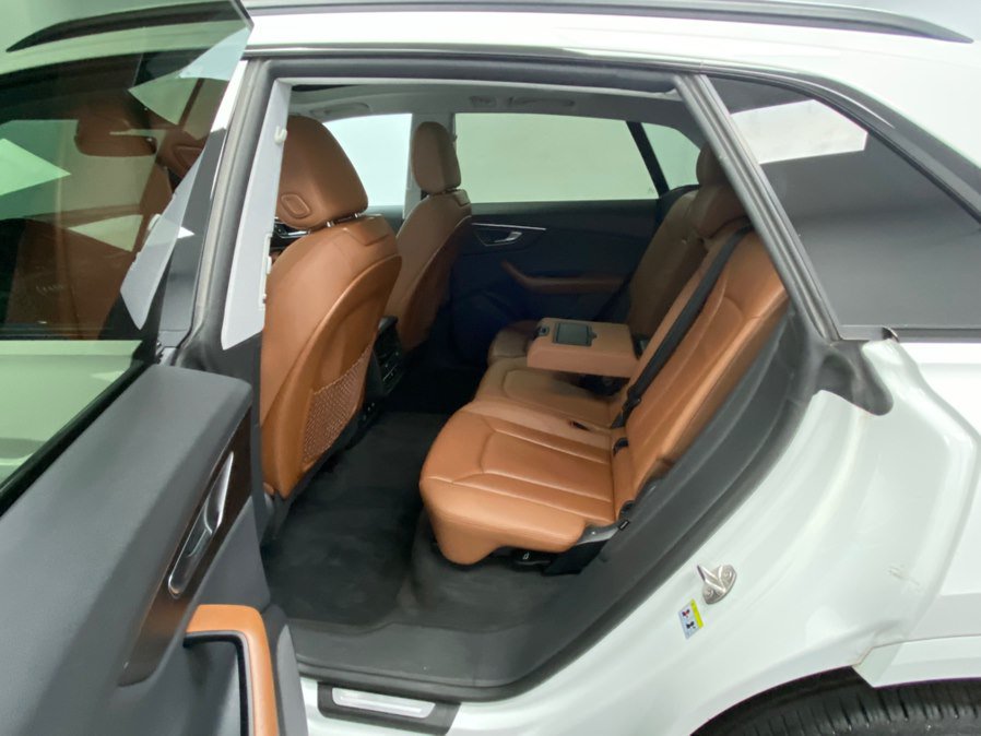 Used 2022 Audi Q8 Premium AWD/4WD image 36