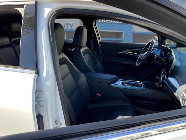 Certified 2024 Chevrolet Equinox EV LT FWD image 32
