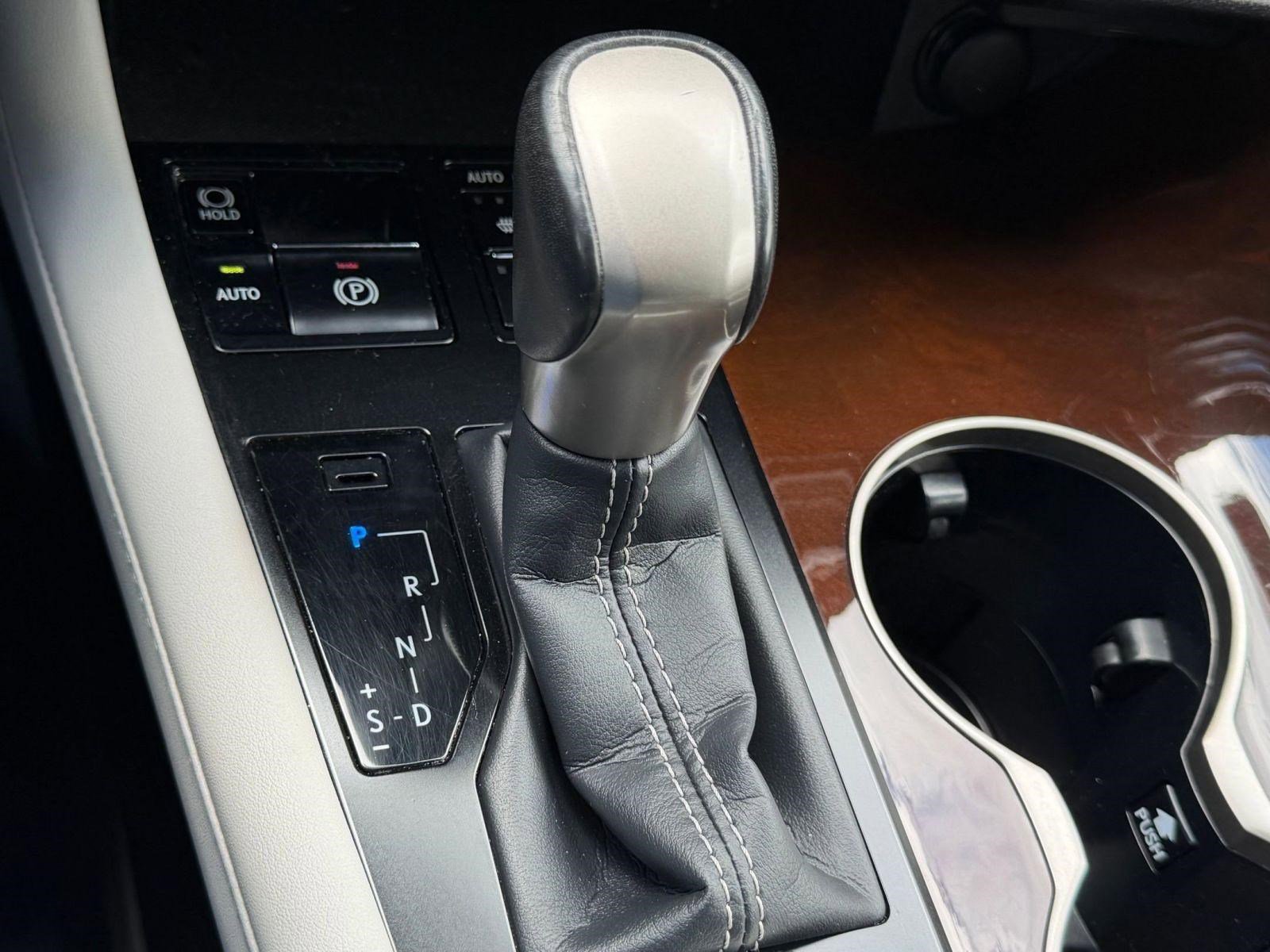 Used 2019 Lexus RX 350 AWD w/ Navigation Package image 18