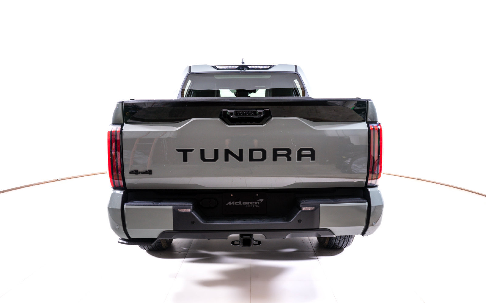 Used 2024 Toyota Tundra Platinum AWD/4WD image 4