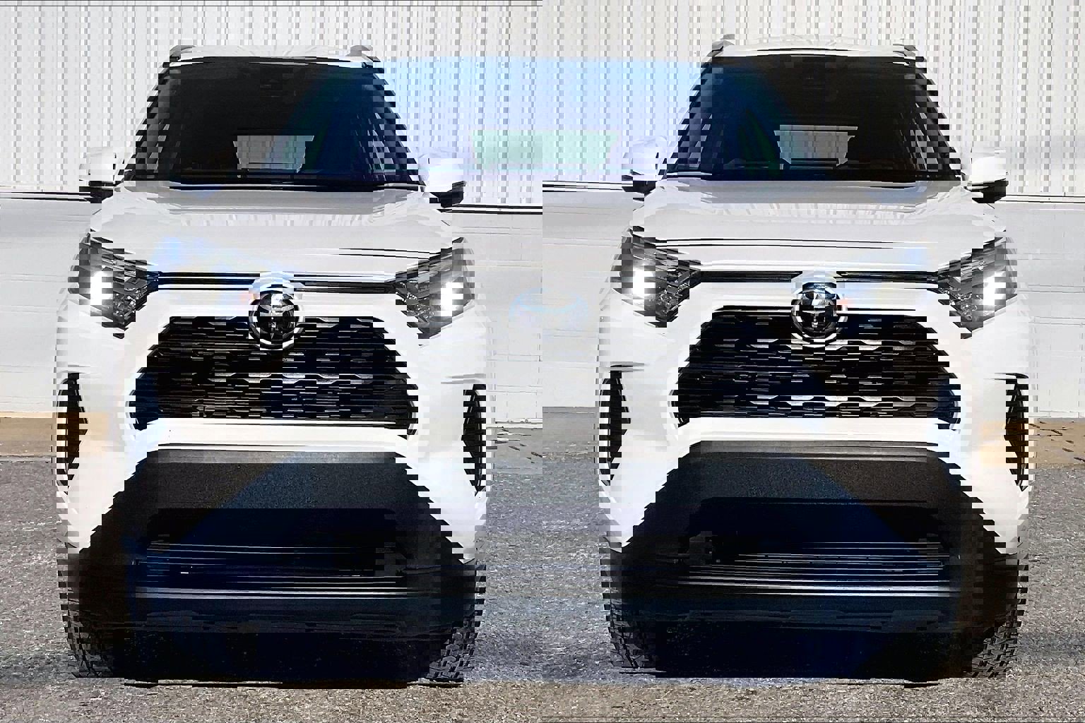 Used 2024 Toyota RAV4 XLE image 3