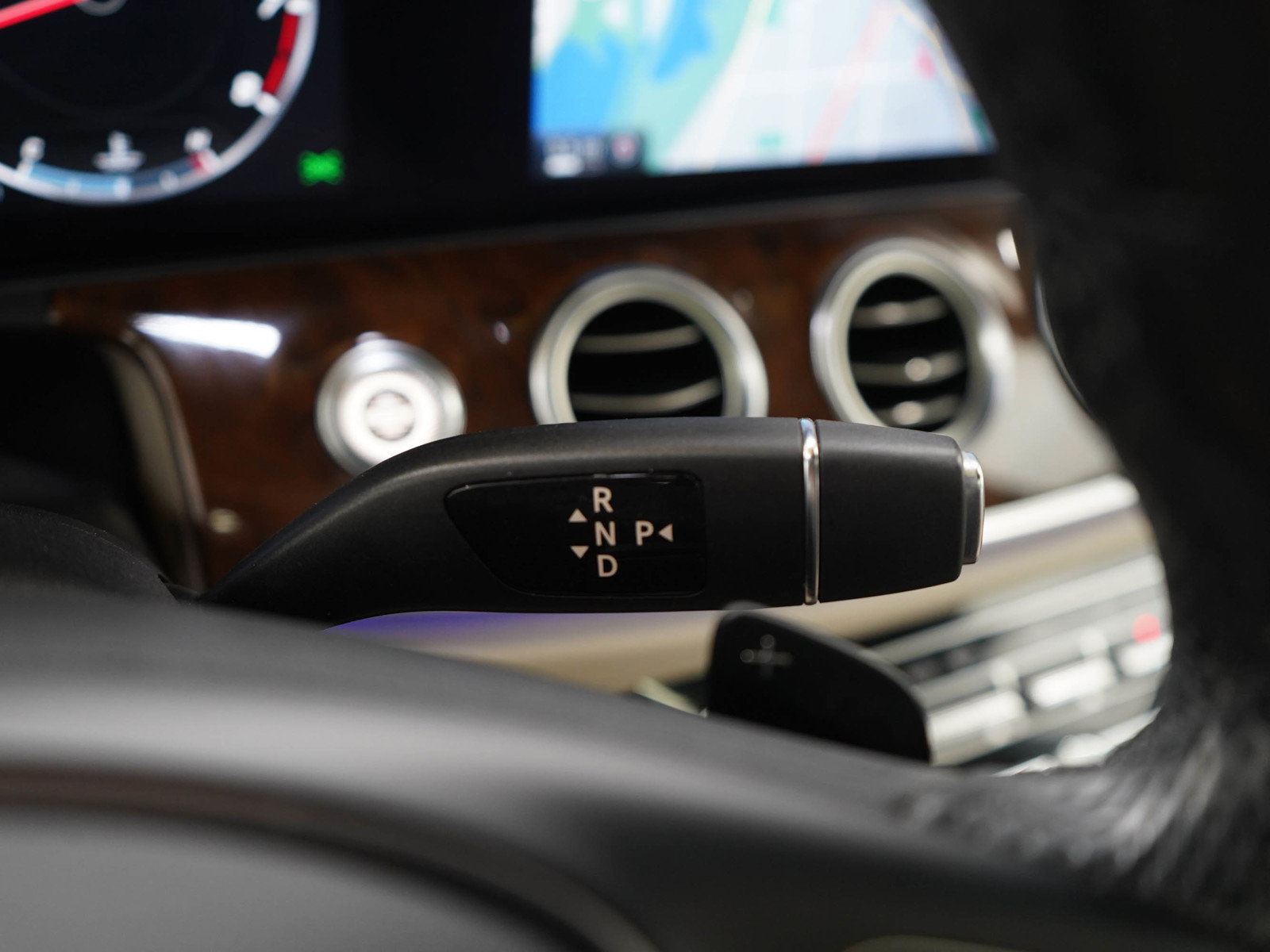 Used 2017 Mercedes-Benz E 400 4MATIC Wagon image 25