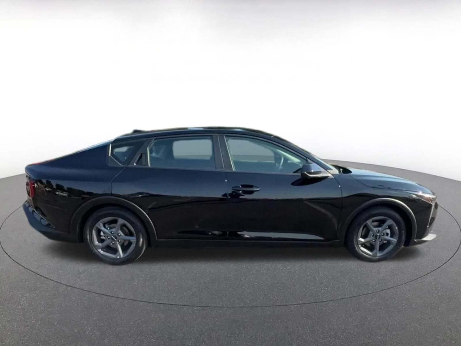 Used 2025 Kia K4 FWD image 16