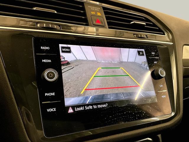 Used 2020 Volkswagen Tiguan SEL AWD/4WD image 21