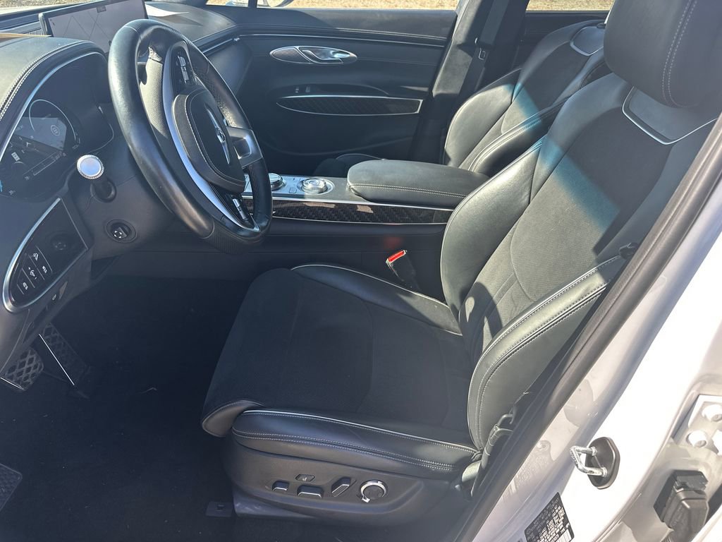 Used 2022 Genesis GV70 3.5T Sport w/ Sport Prestige Package image 9