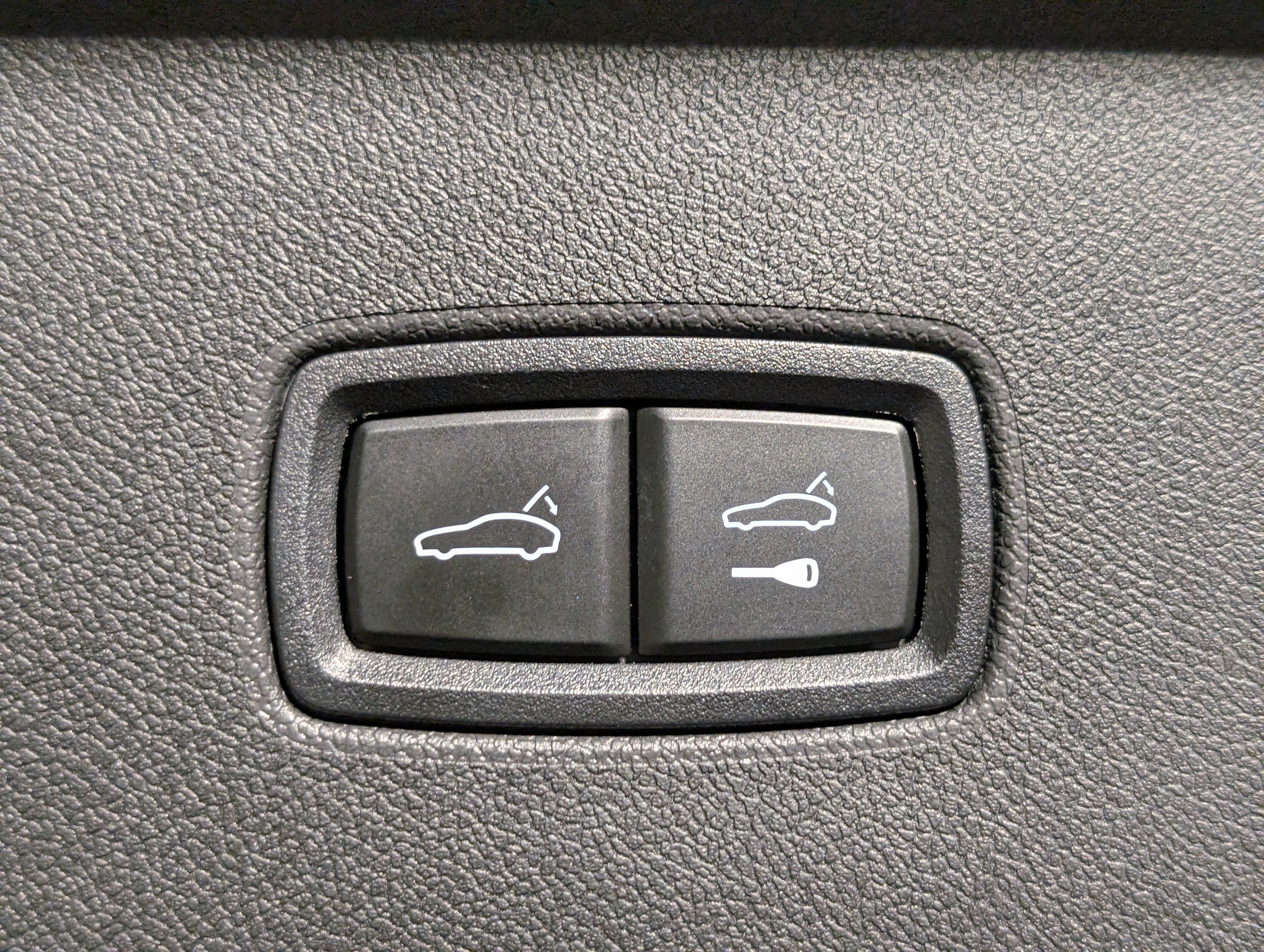 Certified 2024 Porsche Cayenne AWD/4WD image 25