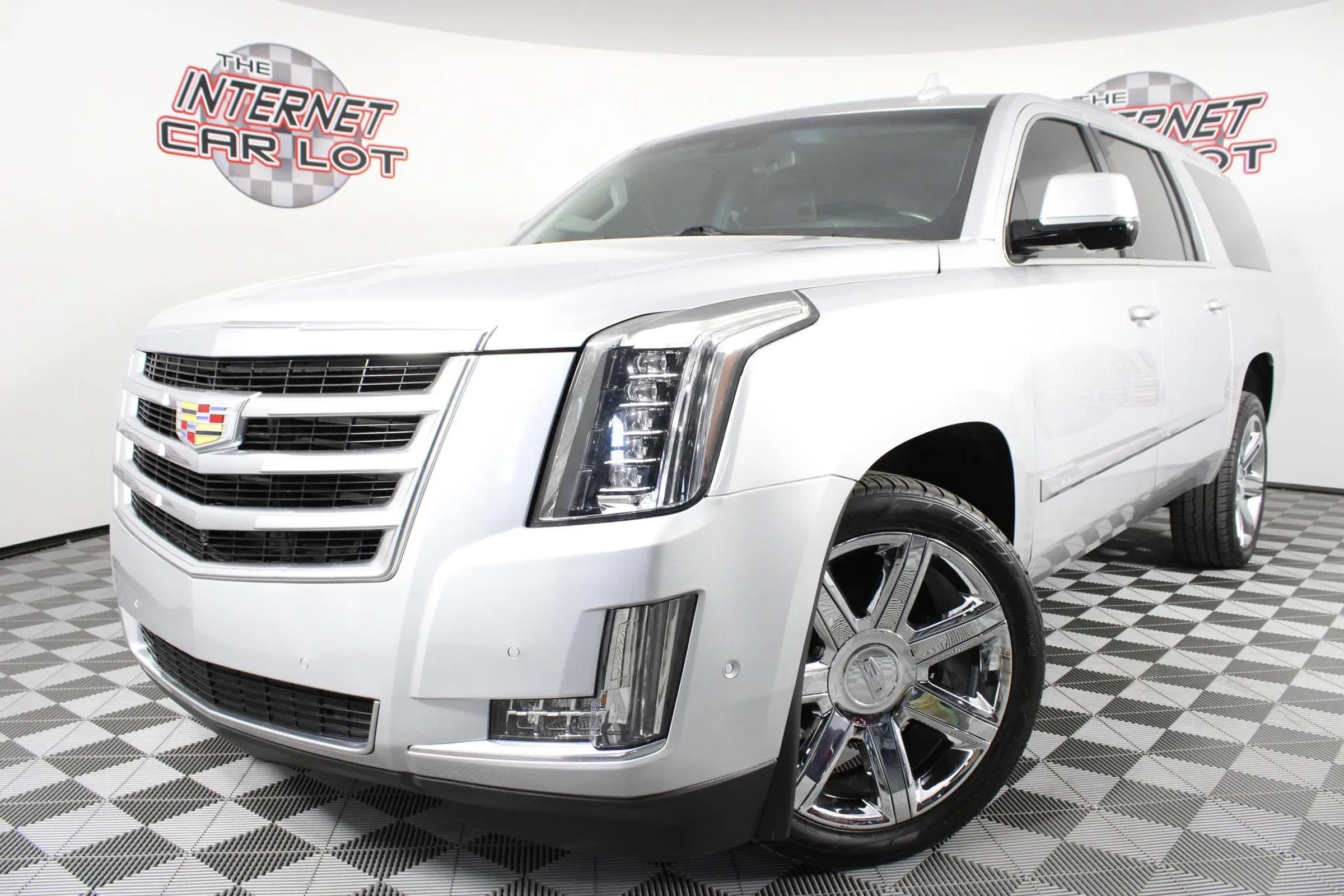 Used 2020 Cadillac Escalade ESV Luxury AWD/4WD image 1