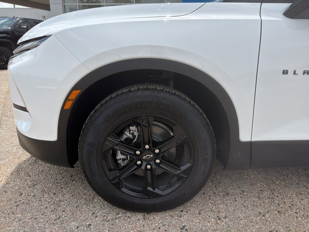 New 2026 Chevrolet Blazer LT FWD image 2
