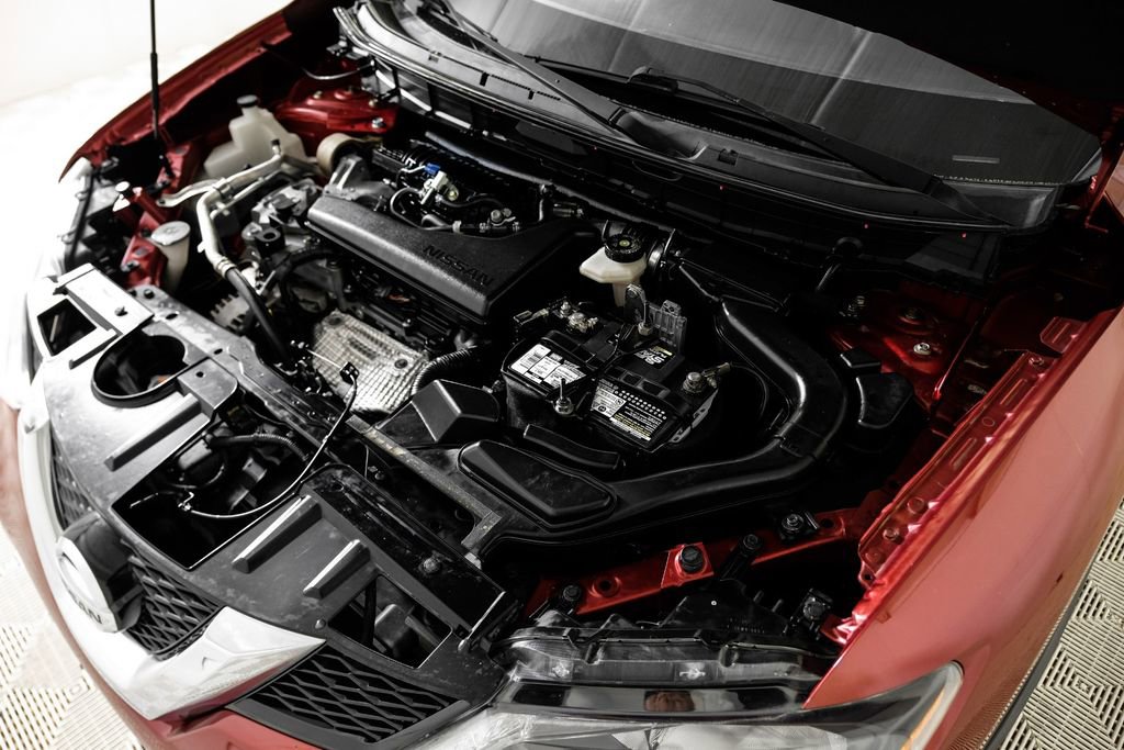 Used 2015 Nissan Rogue SV image 48