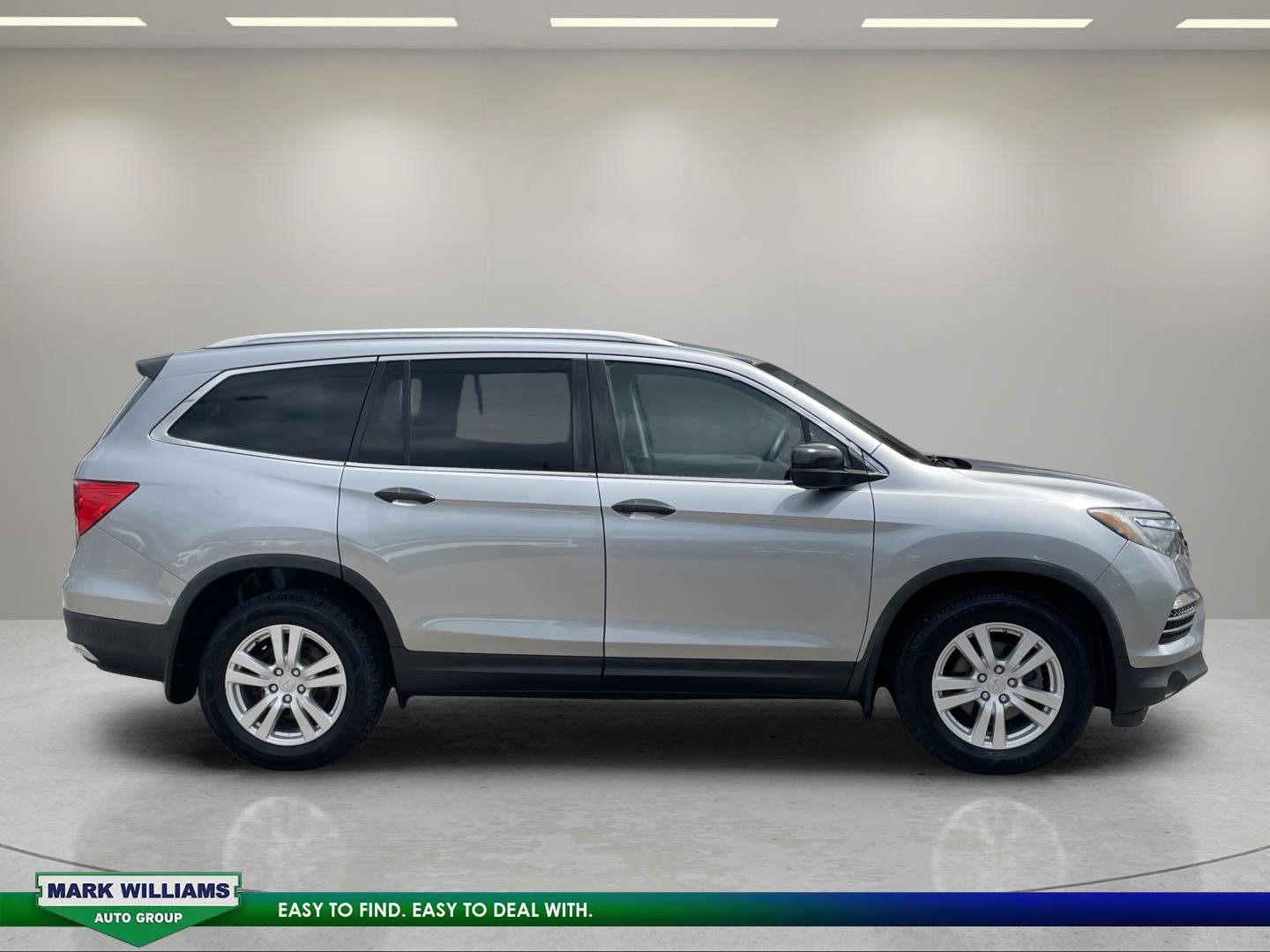 Used 2018 Honda Pilot LX image 2