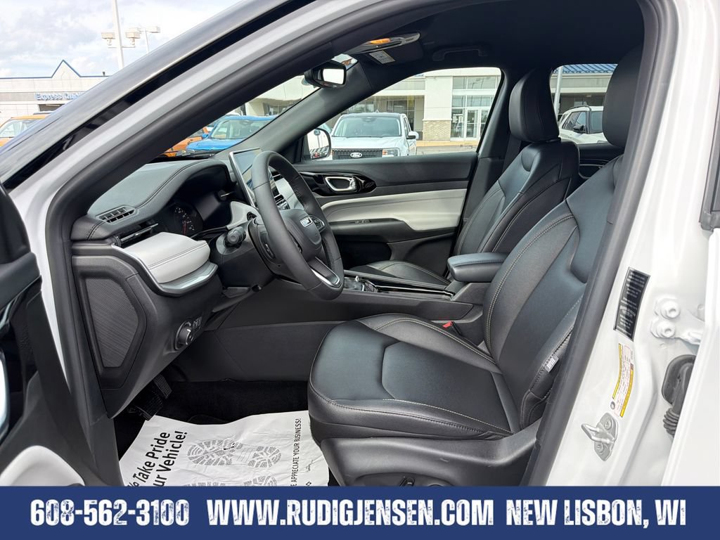 Used 2025 Jeep Compass Limited AWD/4WD image 9