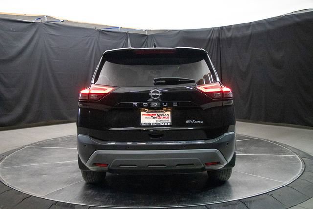 Used 2023 Nissan Rogue SV image 11