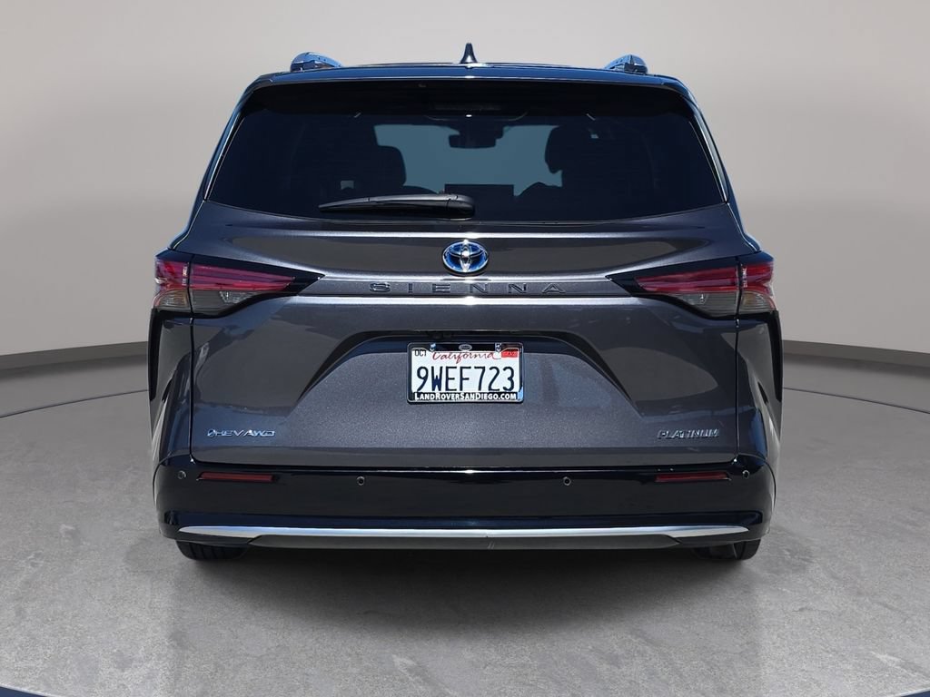 Used 2025 Toyota Sienna Platinum AWD/4WD image 7