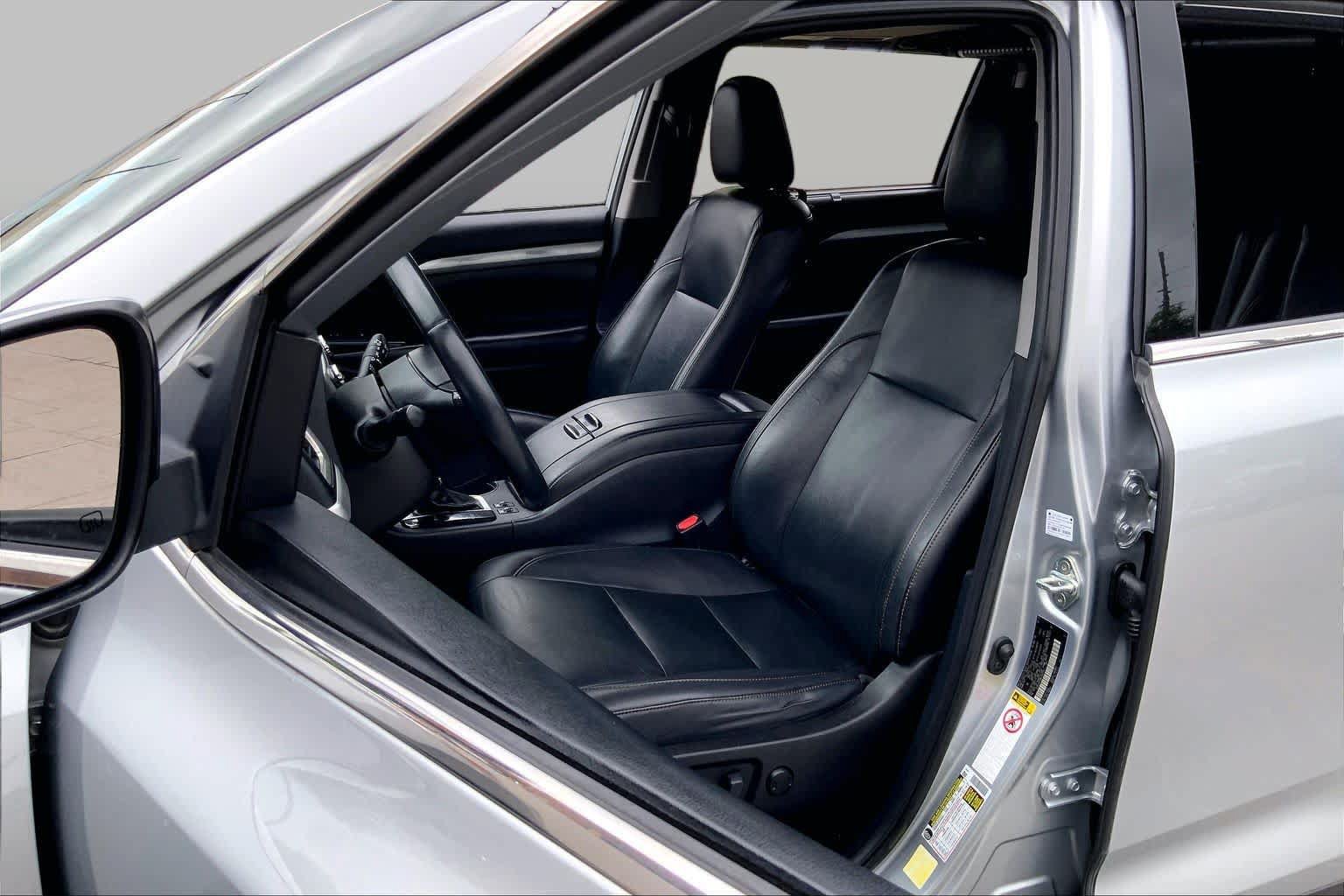 Used 2019 Toyota Highlander XLE FWD image 8