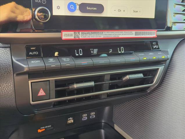 Used 2026 Toyota Camry SE FWD image 21