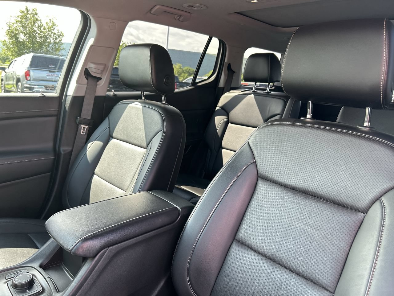 Used 2021 GMC Acadia SLT w/ Elevation Edition AWD/4WD image 23