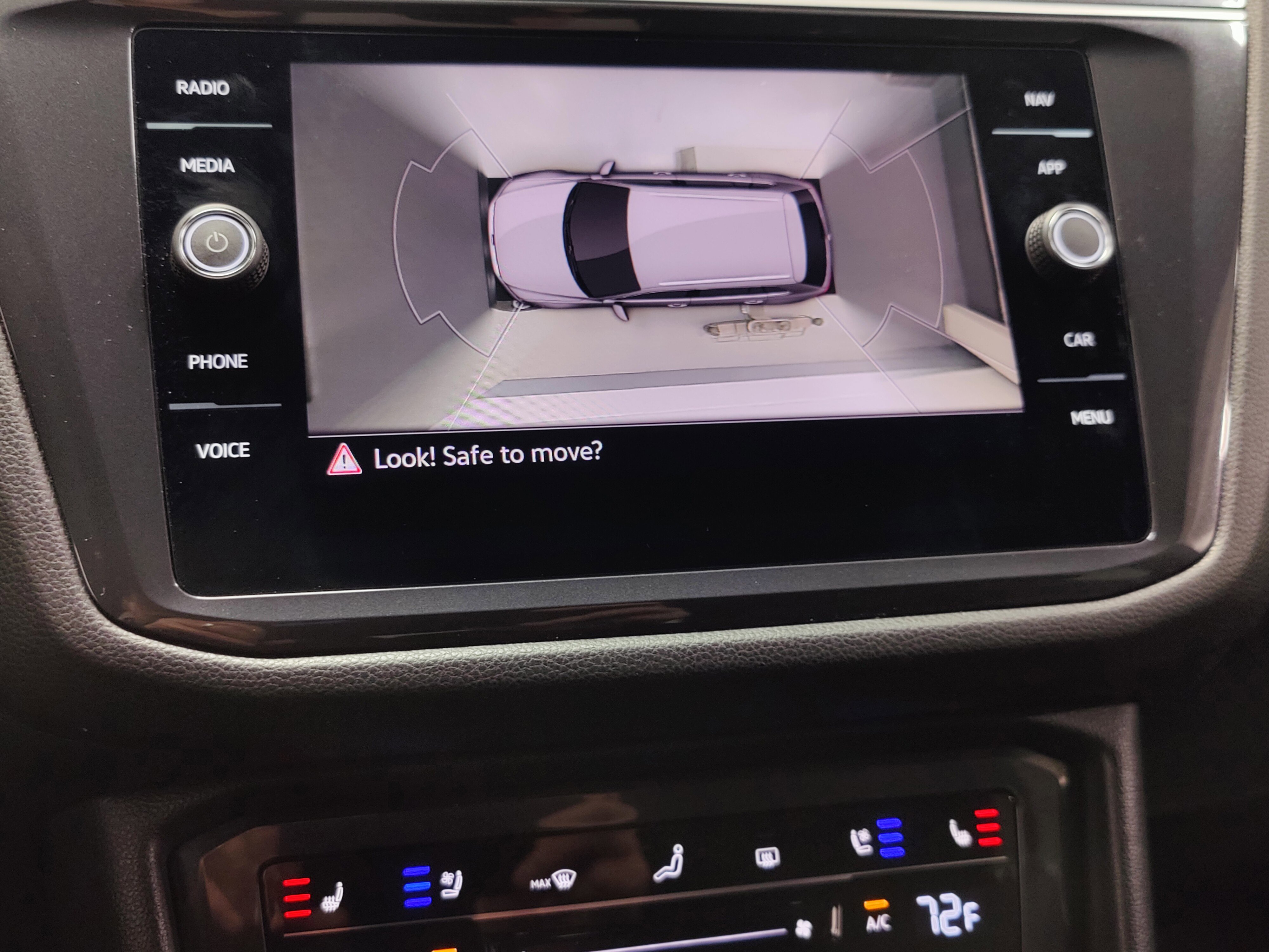 Used 2024 Volkswagen Tiguan SEL R-Line image 26