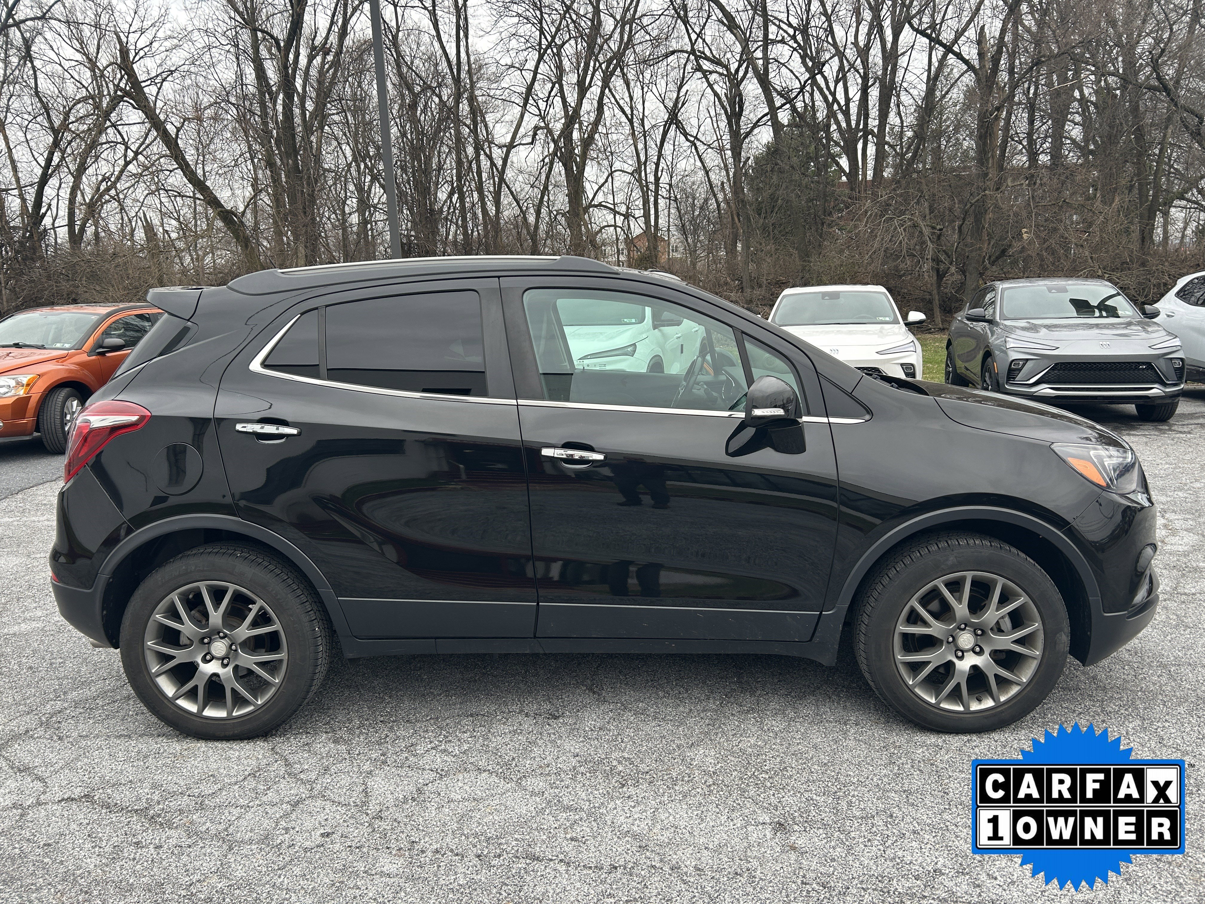 Used 2019 Buick Encore Sport Touring image 2