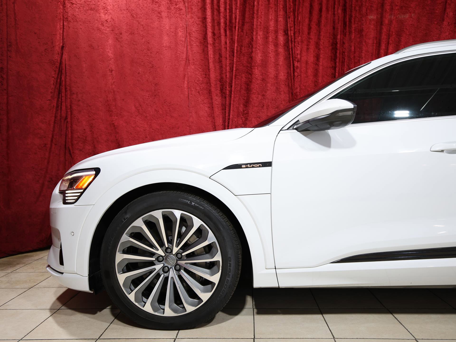 Used 2019 Audi e-tron Prestige AWD/4WD image 5